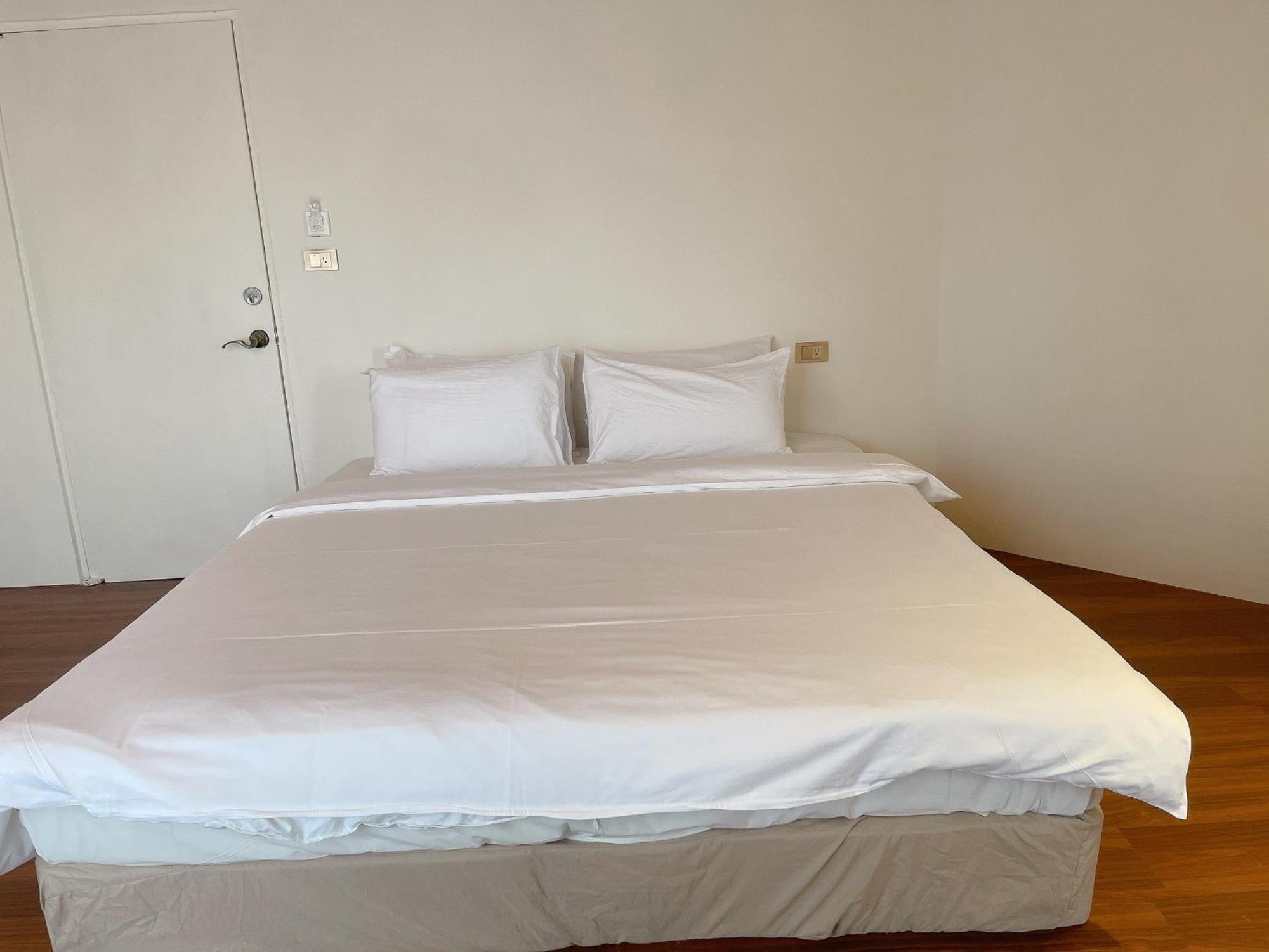 Far Falla Hotel Nanwan Bagian luar foto